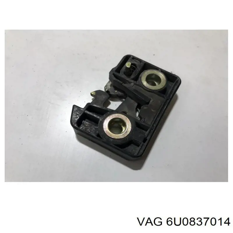 6U0837014 VAG Fecho da porta traseira direita