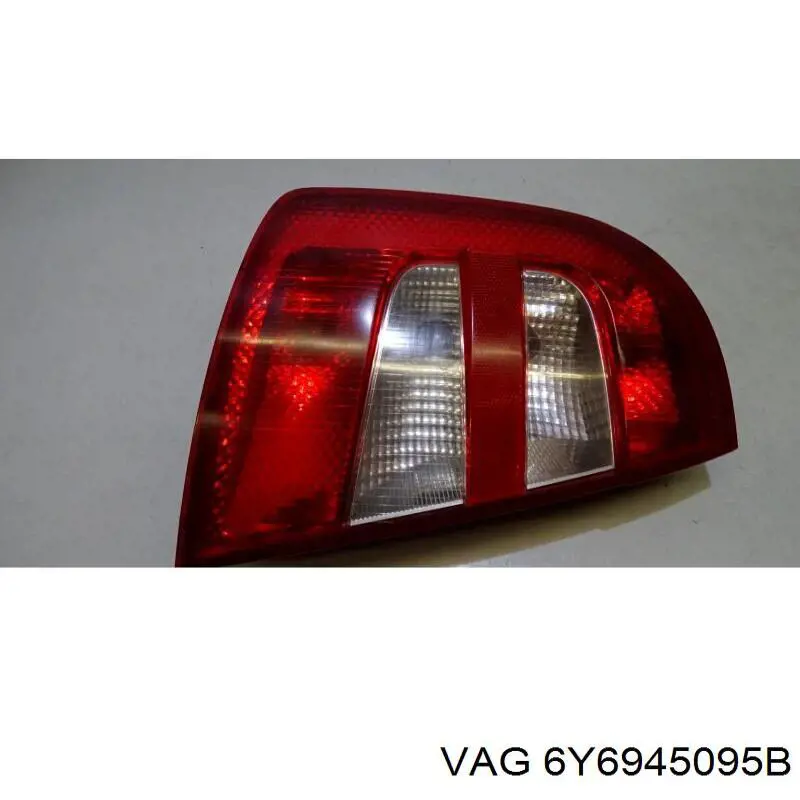 6Y6945095B VAG Lanterna traseira esquerda