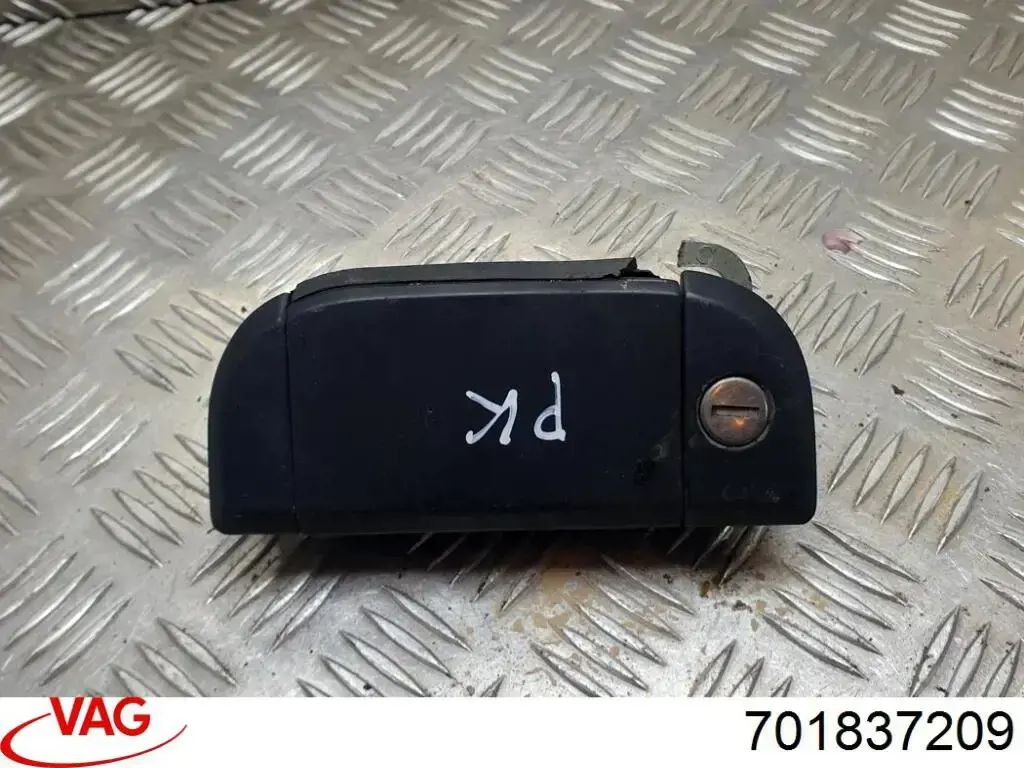 701837209 VAG Maçaneta dianteira esquerda externa da porta