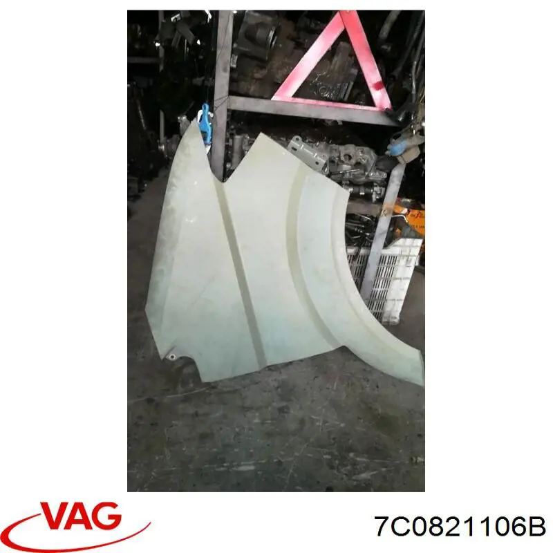 Compre 7C0821106B VAG Pára-lama dianteiro direito