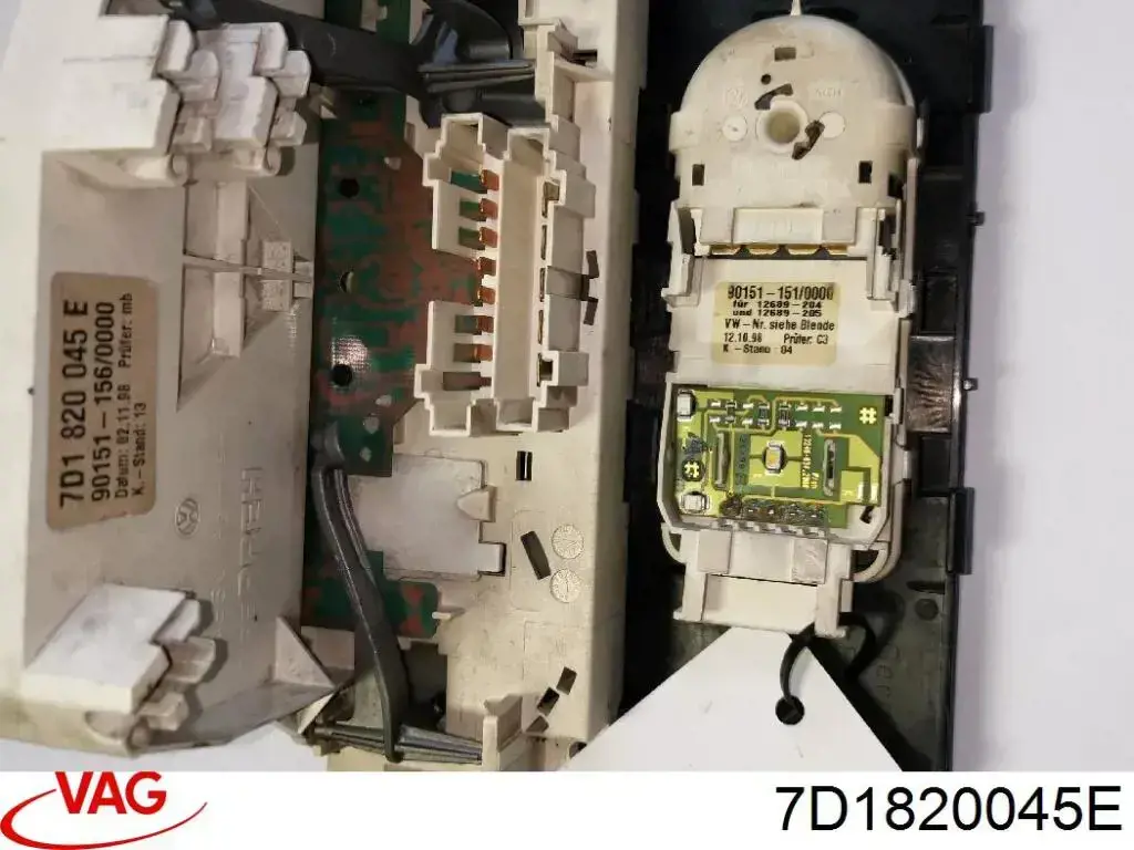 7D1820045E01C VAG Unidade de controlo dos modos de aquecimento/condicionamento