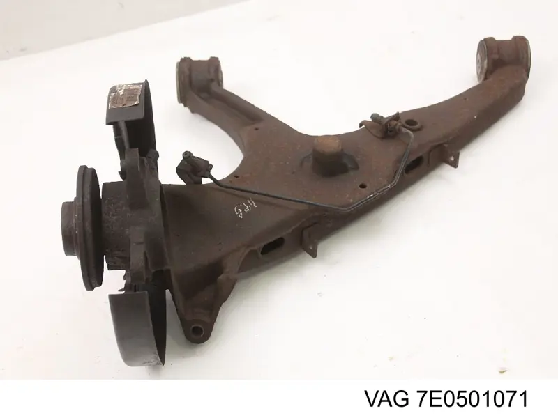 Compre 7E0501071 VAG Braço oscilante inferior esquerdo de suspensão traseira