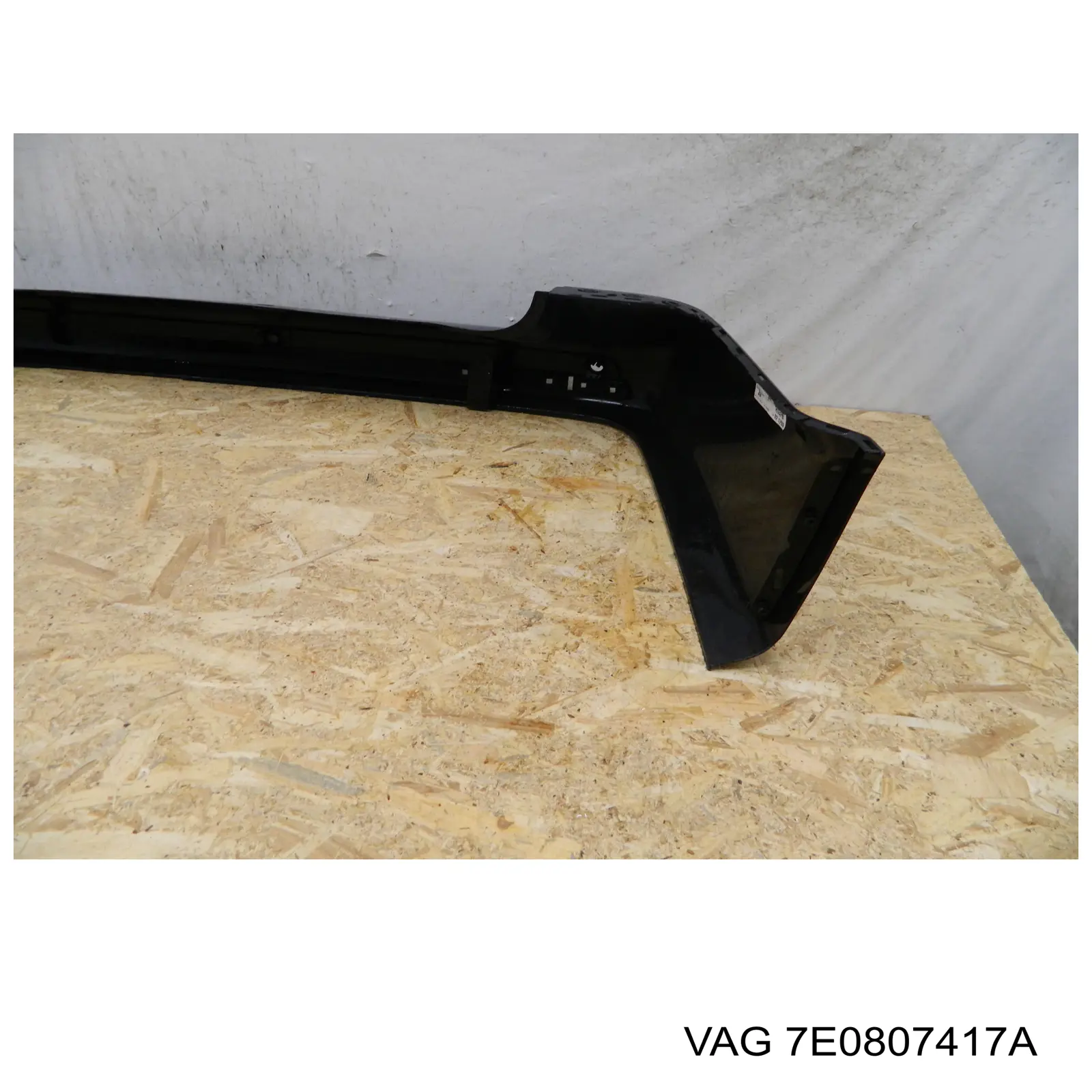 Compre 7E0807417A VAG Pára-choque traseiro