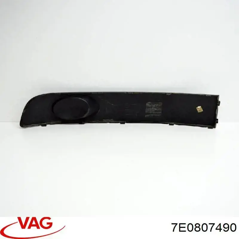 Compre 7E0807490 VAG Tampão (grelha) das luzes de nevoeiro do pára-choque dianteiro direito