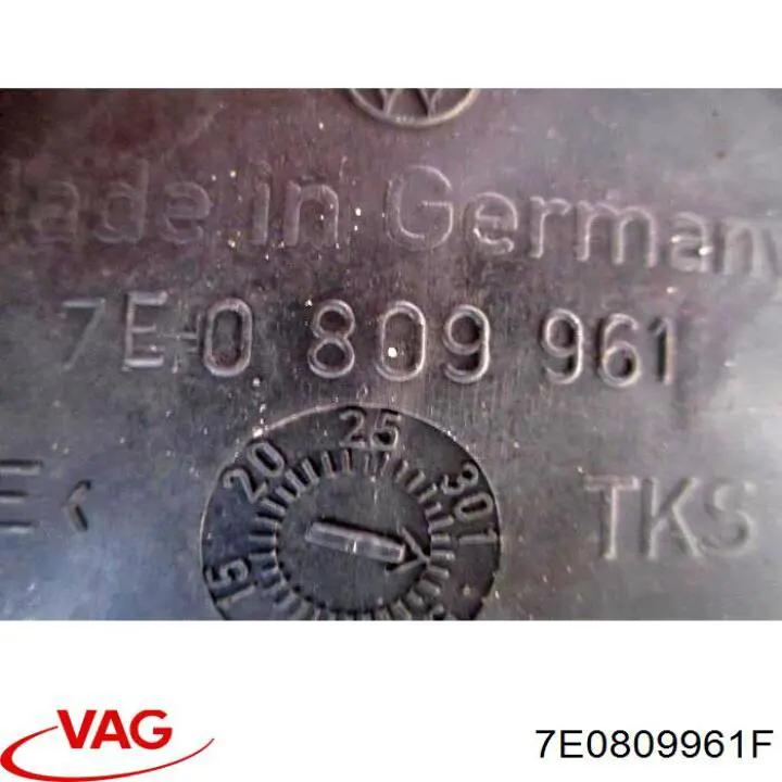 Compre 7E0809961F VAG Guarda-barras esquerdo do pára-lama dianteiro