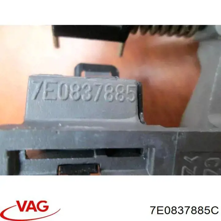 Suporte de maçaneta externa da porta dianteira esquerda VAG 7H0837885C preço, a partir de 45,12 USD