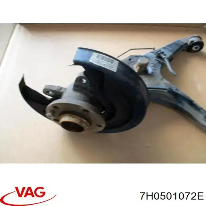 Braço oscilante inferior direito de suspensão traseira VAG 7H0501072E preço, a partir de 247,30 USD
