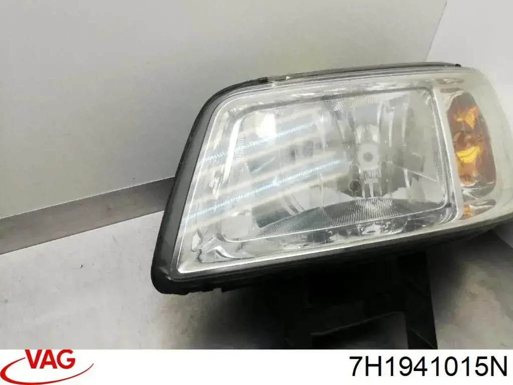 Luz esquerda VAG 7H1941015N preço, a partir de 93,64 USD
