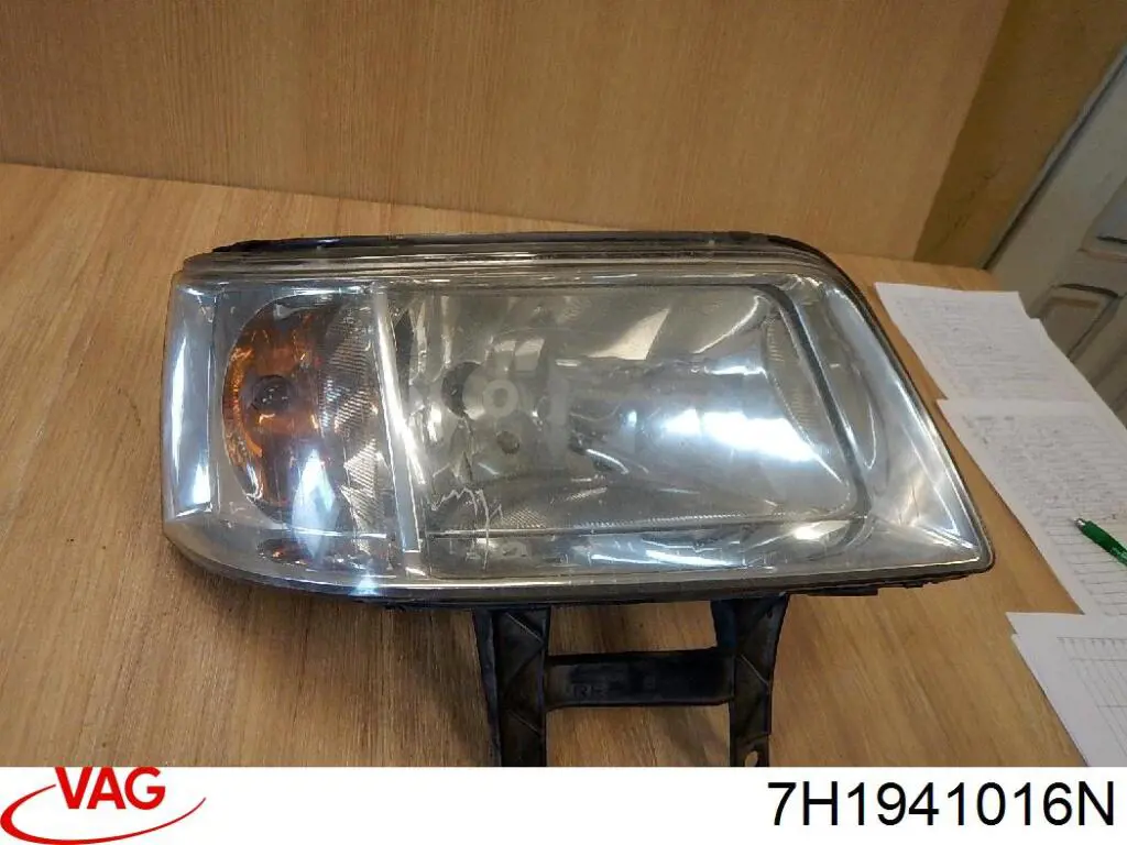 Luz direita VAG 7H1941016N preço, a partir de 110,67 USD