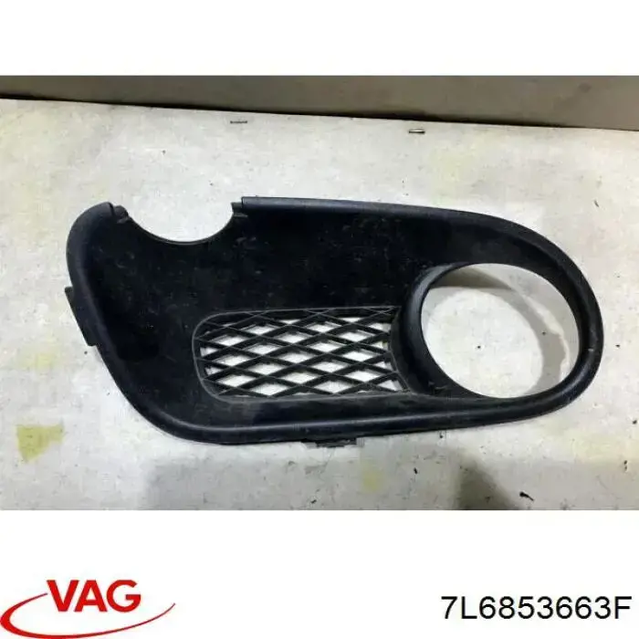 Compre 7L6853663F VAG Tampão (grelha) das luzes de nevoeiro do pára-choque dianteiro esquerdo