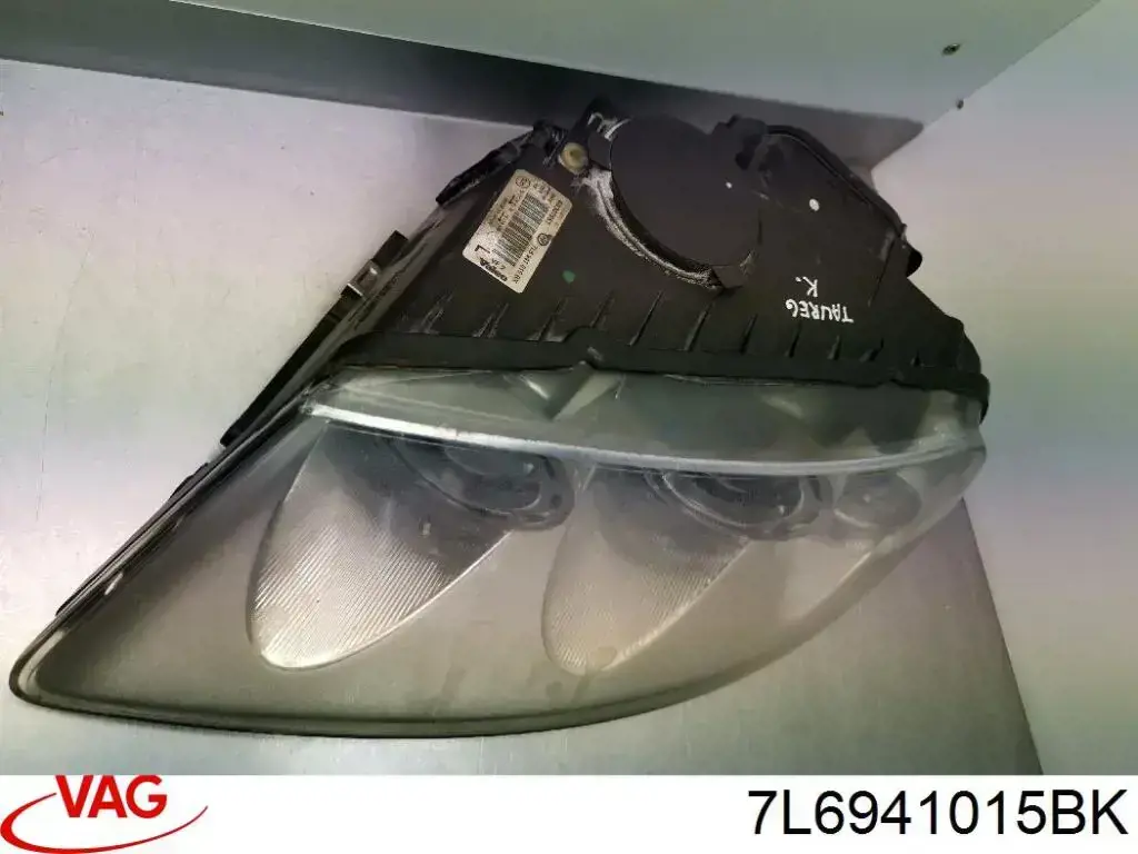 7L6941015BK VAG Luz esquerda