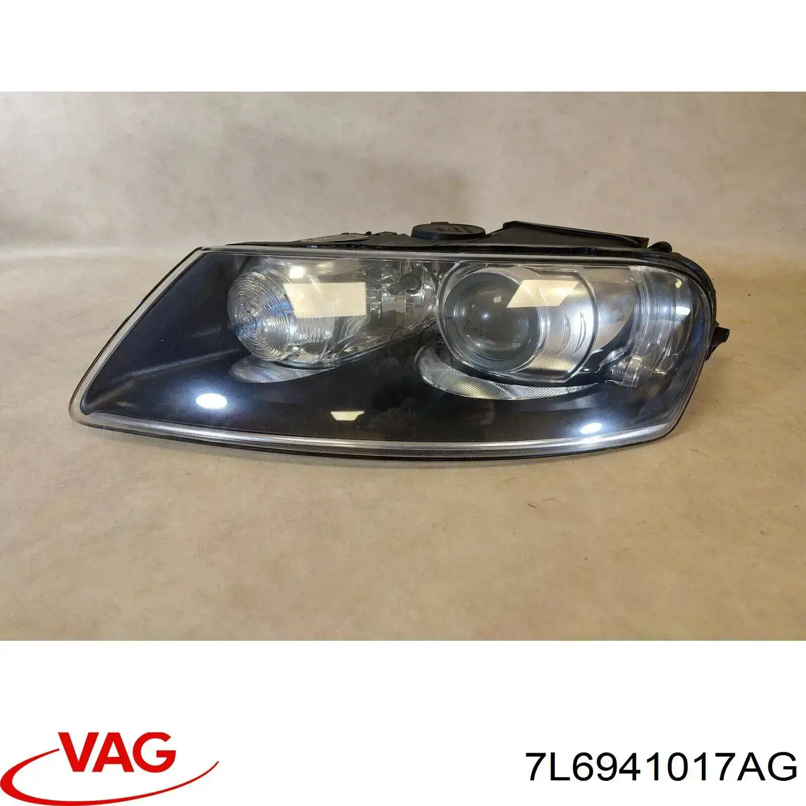 7L6941017AG VAG Luz esquerda