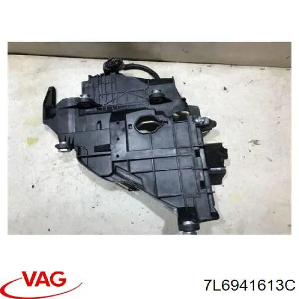 Consola (adaptador) de fixação da luz dianteira esquerda VAG 7L6941613 preço, a partir de 76,21 USD