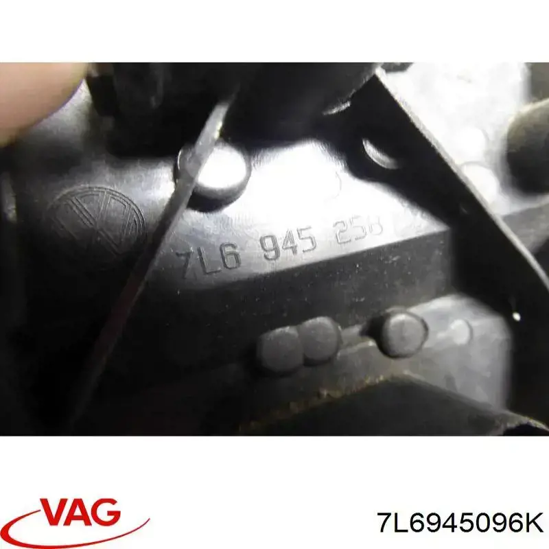Compre 7L6945096K VAG Lanterna traseira direita externa