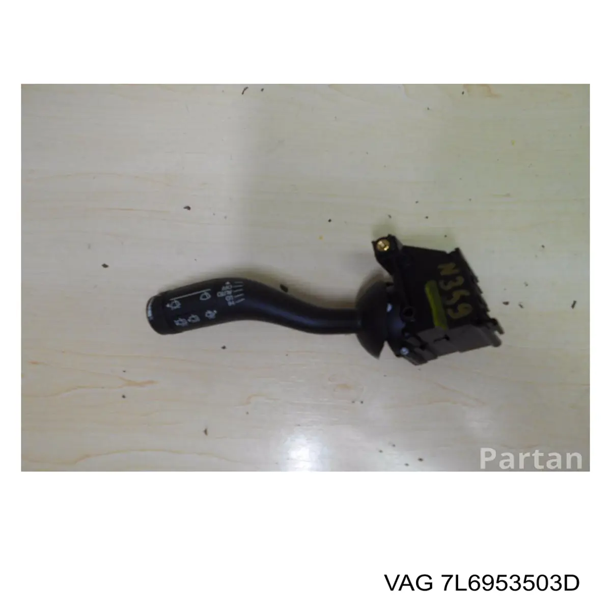 7L6953503D VAG Comutador direito instalado na coluna da direção