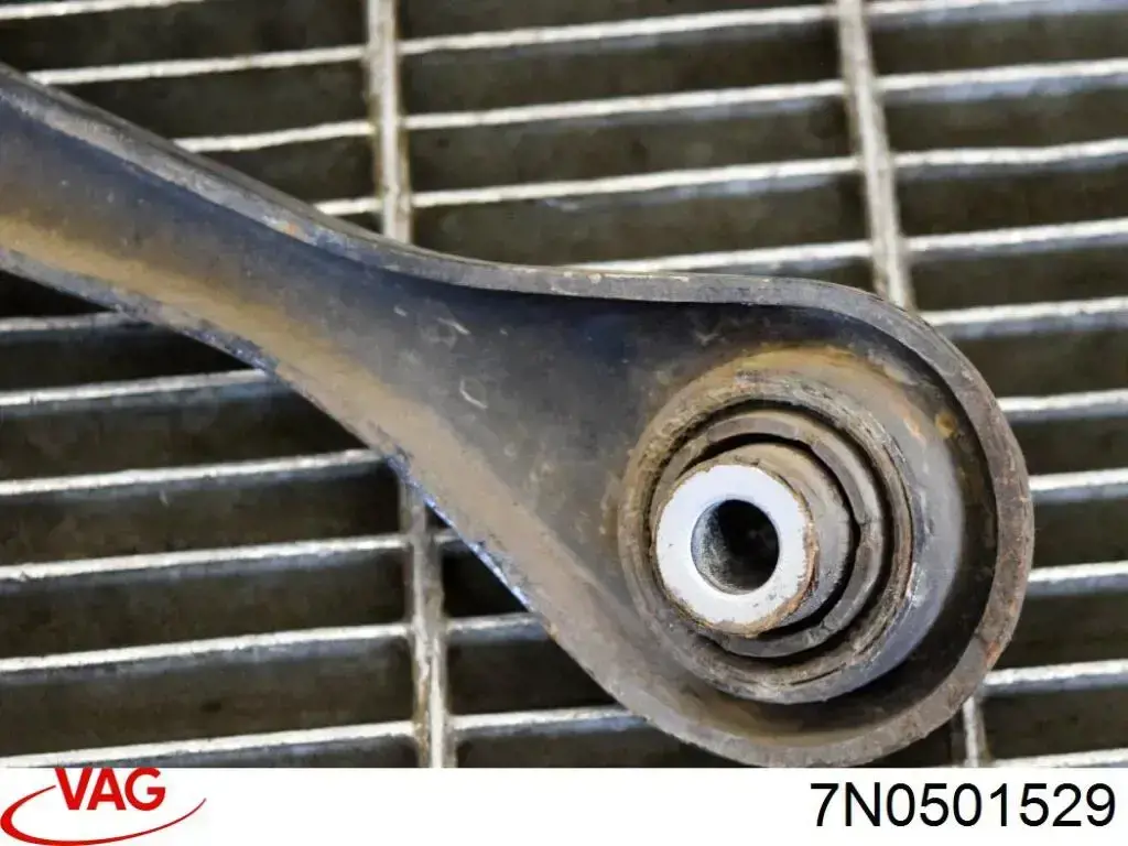 Compre 7N0501529 VAG Barra transversal de suspensão traseira