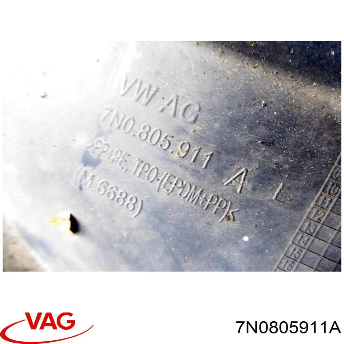 7N0805911A VAG Guarda-barras esquerdo do pára-lama dianteiro