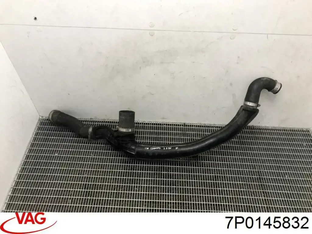 7P0145832 VAG Cano derivado de ar, saída de turbina (supercompressão)