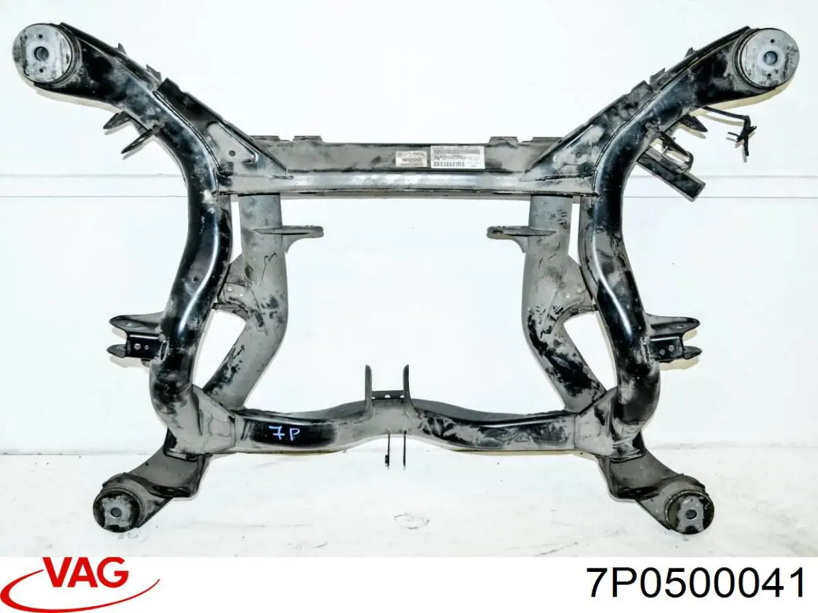 7P0500041 VAG Viga de suspensão traseira (plataforma veicular)