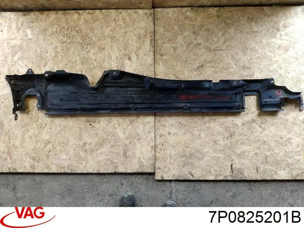 Compre 7P0825201B VAG Proteção de fundo esquerda
