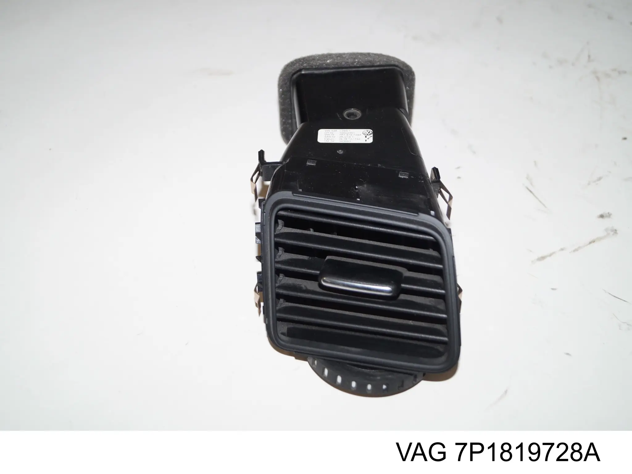 Grelha de ventilação de salão no "painel de instrumentos" VAG 7P1819728UBN preço, a partir de 56,81 USD