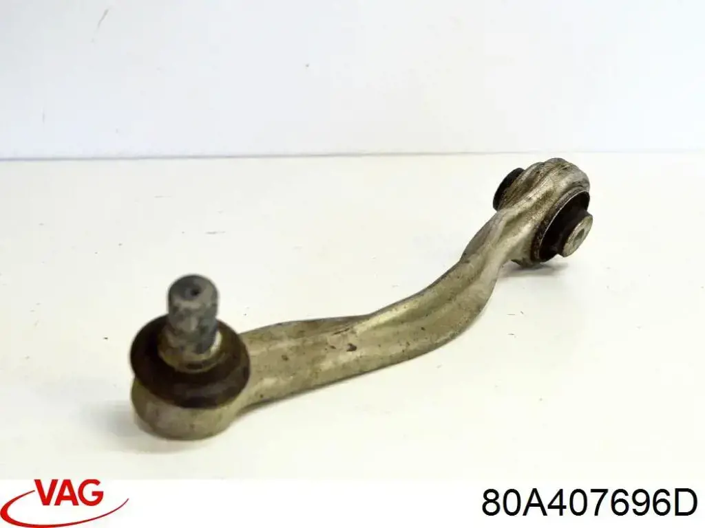 Braço oscilante inferior direito de suspensão dianteira VAG 80A407696D preço, a partir de 158,34 USD