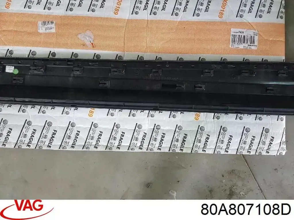 30807476 AND Pára-choque dianteiro, parte direita