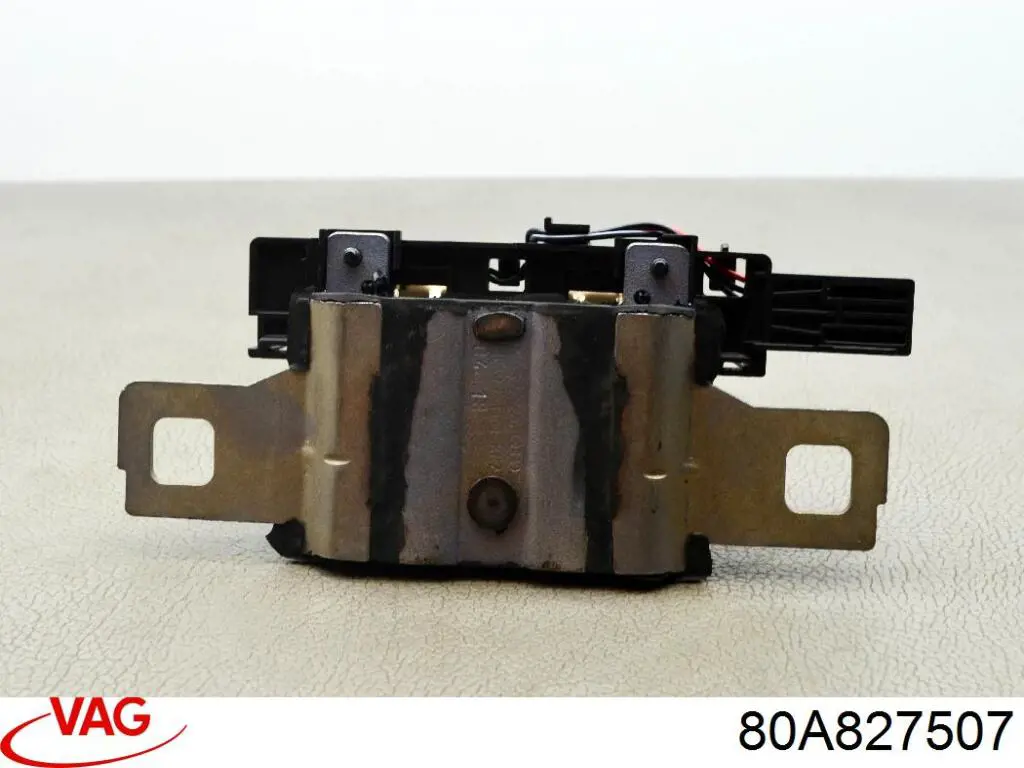 Gozno de garra (parte complementar) de fecho da porta traseira (de bagageiro, 3ª/5ª) VAG 80A827507 preço, a partir de 46,38 USD