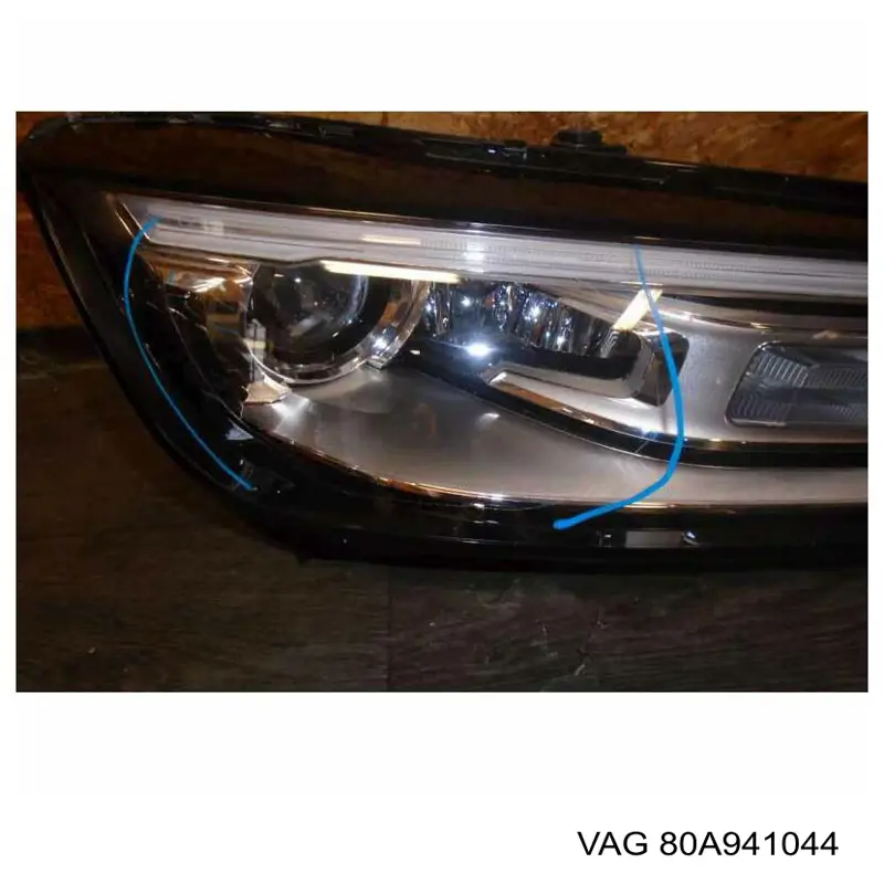 Compre 80A941044F VAG Luz direita