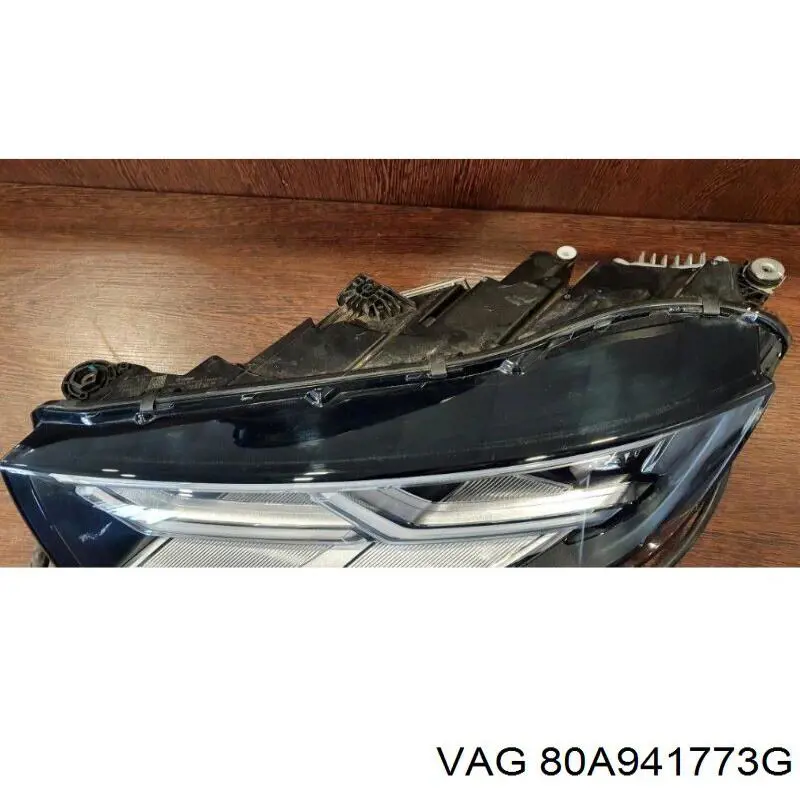 Luz esquerda VAG 80A941773G preço, a partir de 1258,58 USD