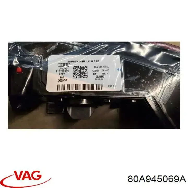 Lanterna do pára-choque traseiro esquerdo VAG 80A945069A preço, a partir de 244,47 USD