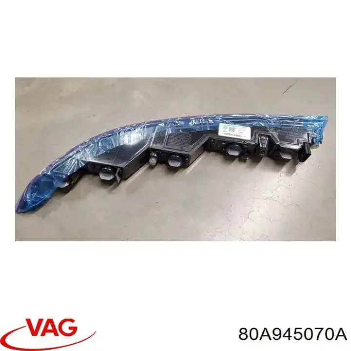 Compre 80A945070A VAG Lanterna do pára-choque traseiro direito