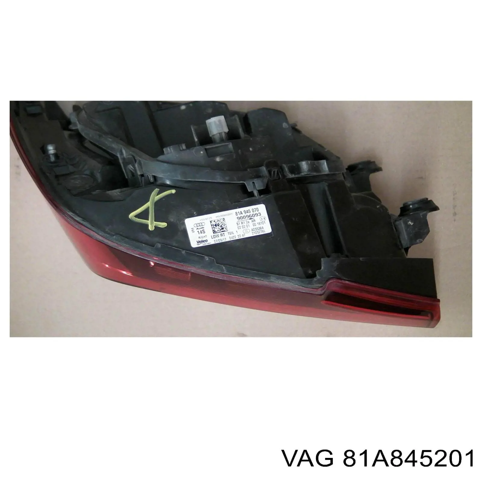 81A845201 VAG Vidro da porta dianteira esquerda