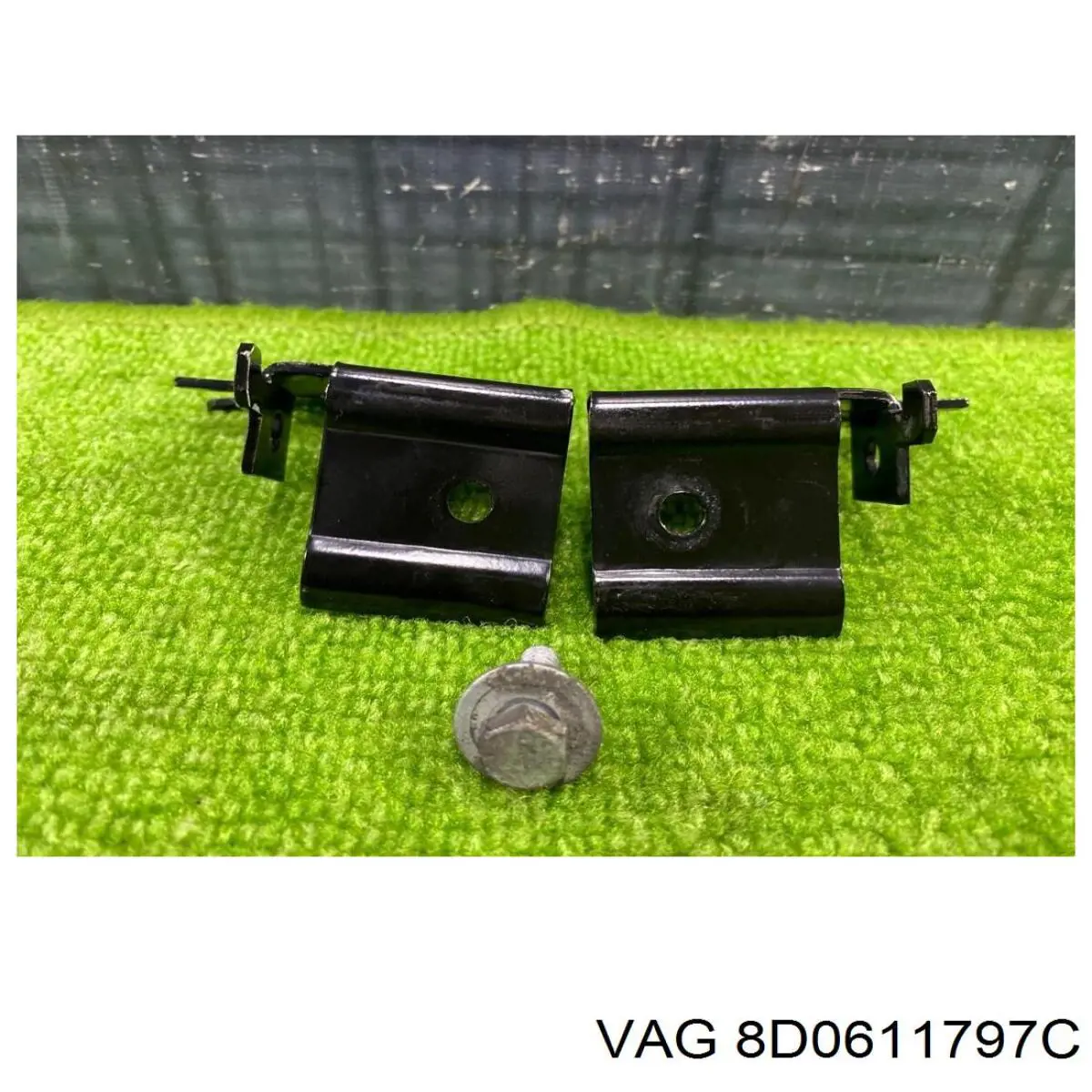 Compre 8D0611797C VAG 