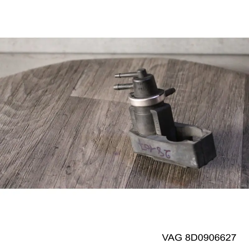 Compre 8D0906627 VAG Convertidor de pressão (solenoide) de supercompressão