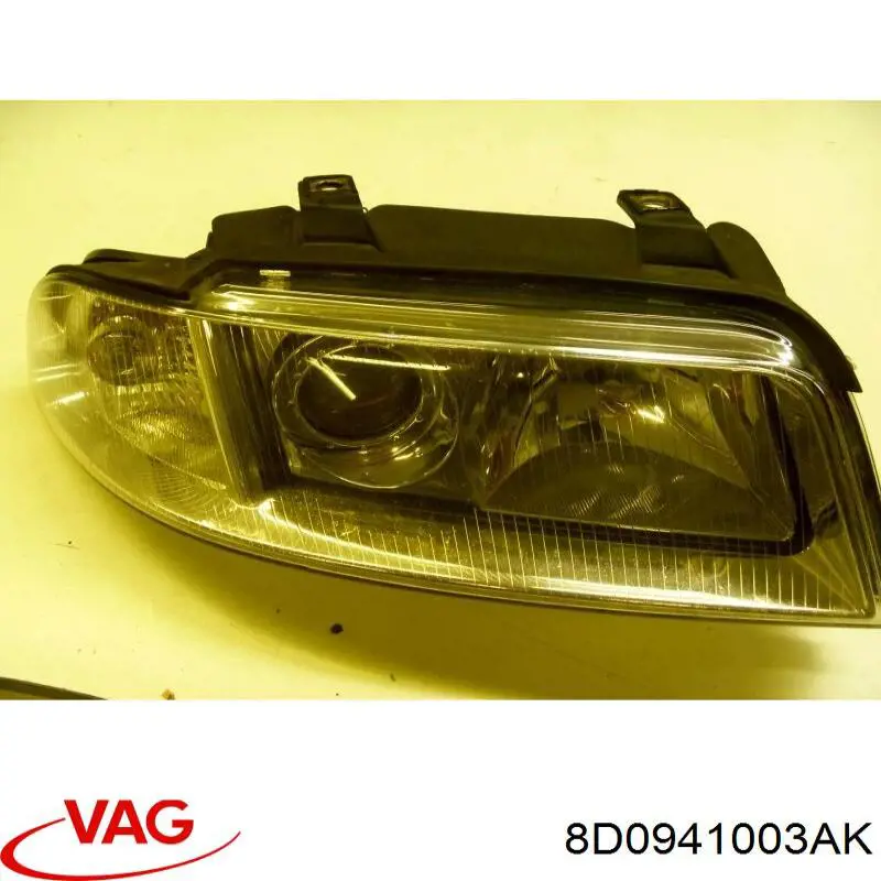 8D0941003AK VAG Luz esquerda