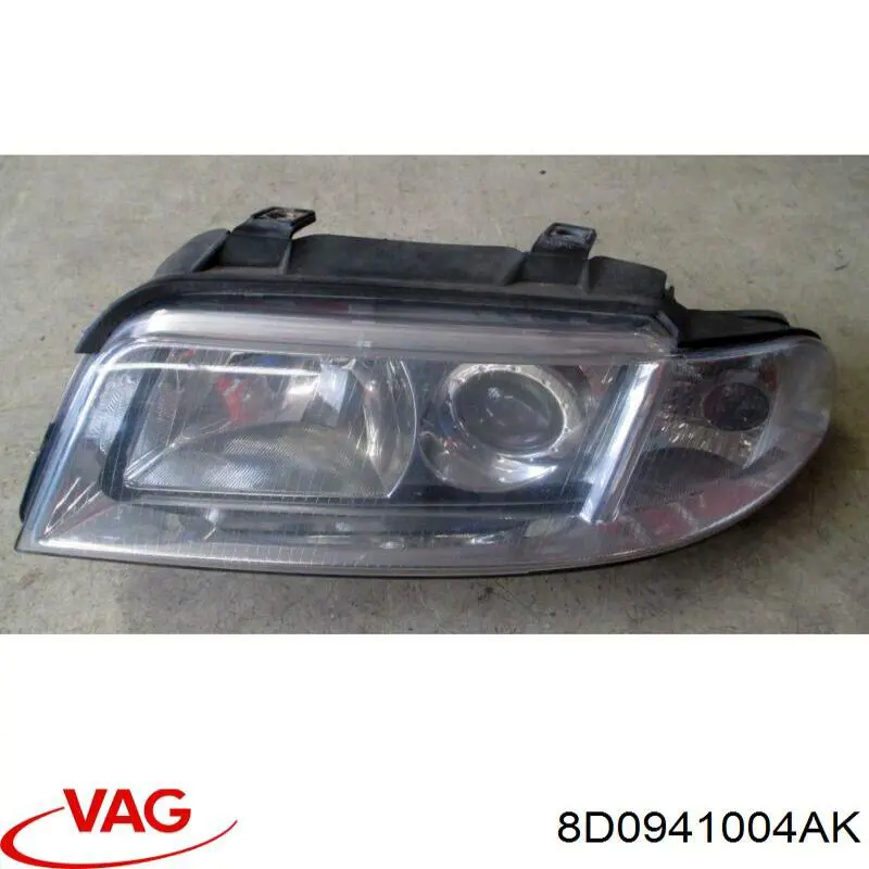 8D0941004AK VAG Luz direita