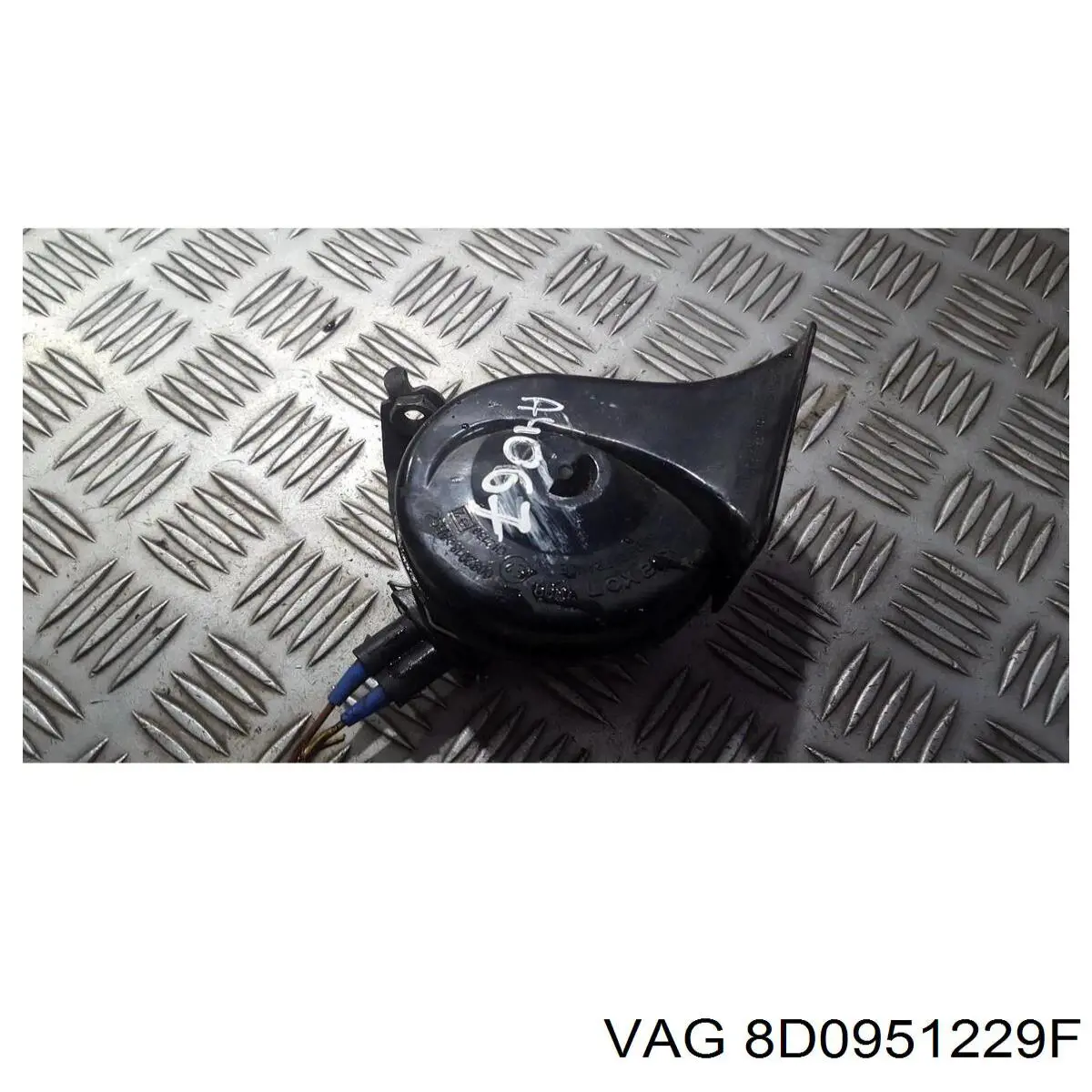 8D0951229F VAG 