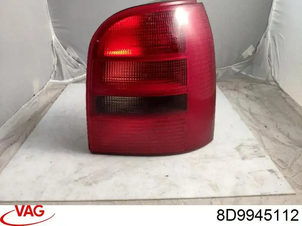 Lanterna traseira direita VAG 8D9945112 preço, a partir de 89,88 USD