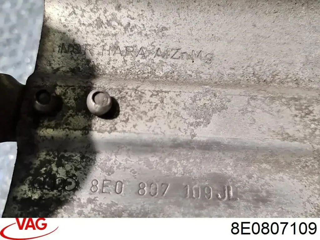Compre 8E0807109 VAG Reforçador do pára-choque dianteiro