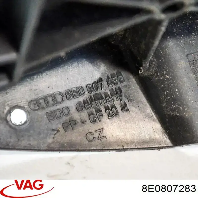 Guia do pára-choque dianteiro esquerdo VAG 8E0807283 preço, a partir de 13,18 USD