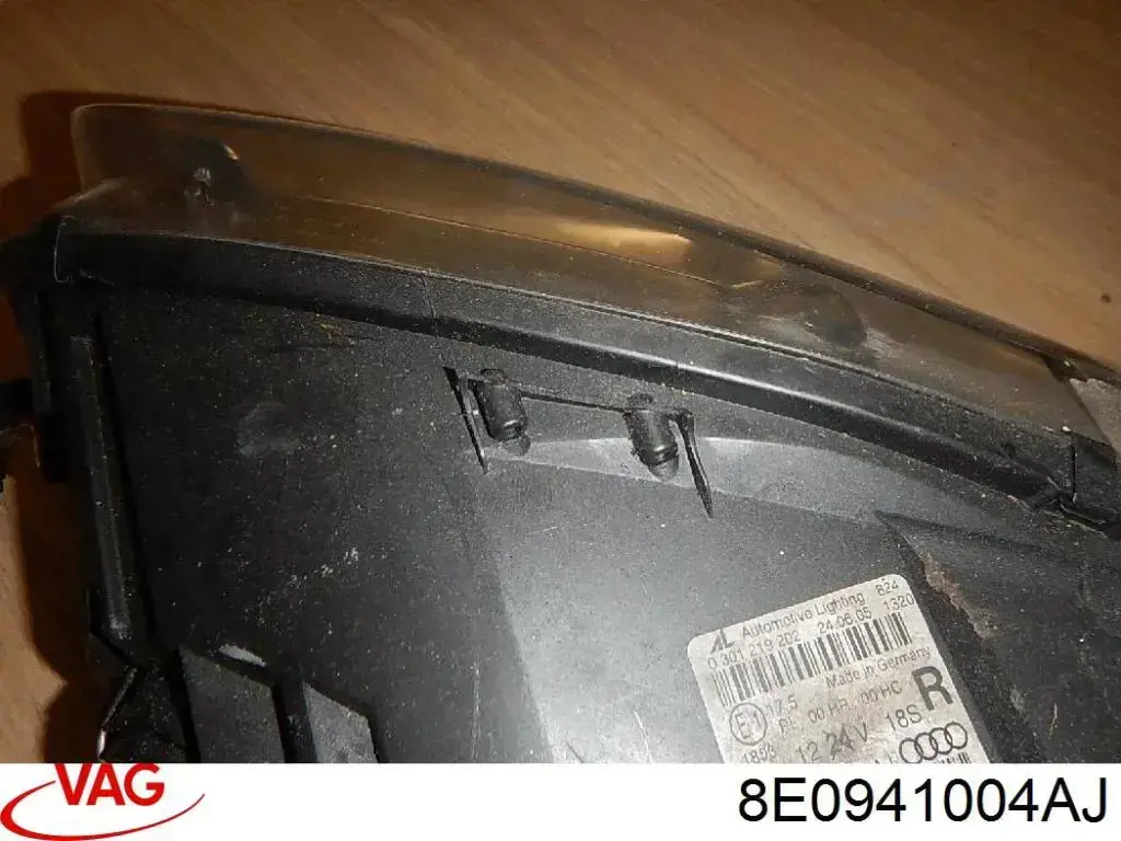 Luz direita VAG 8E0941004AJ preço, a partir de 139,85 USD