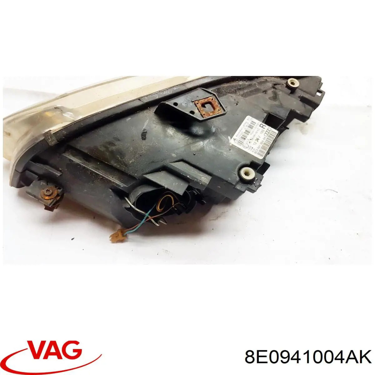 8E0941004AK VAG Luz direita