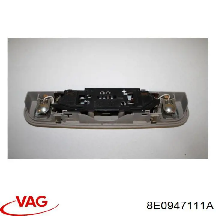 Quebra-luz traseiro de iluminação de salão (de cabina) VAG 8E0947111A preço, a partir de 54,48 USD