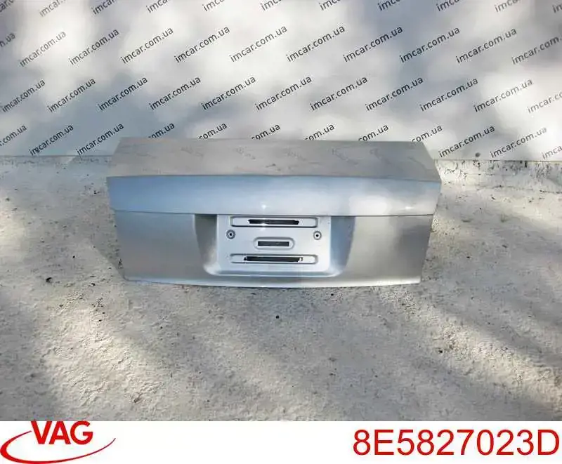 Compre 8E5827023 VAG Tampa de porta-malas