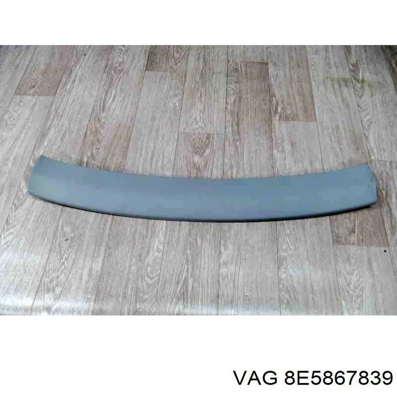 Compre 8E5867839 VAG 