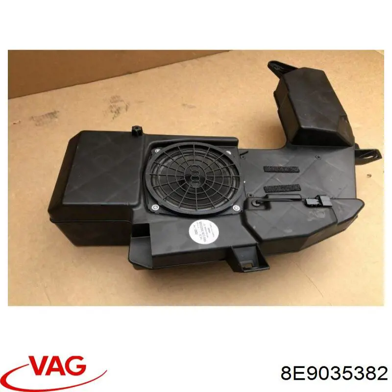 8E9035382 VAG Subwoofer