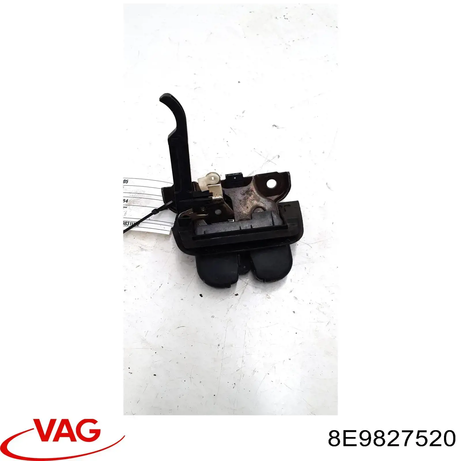 8E9827520 VAG Fecho de tampa de porta-malas (de 3ª/5ª porta traseira)
