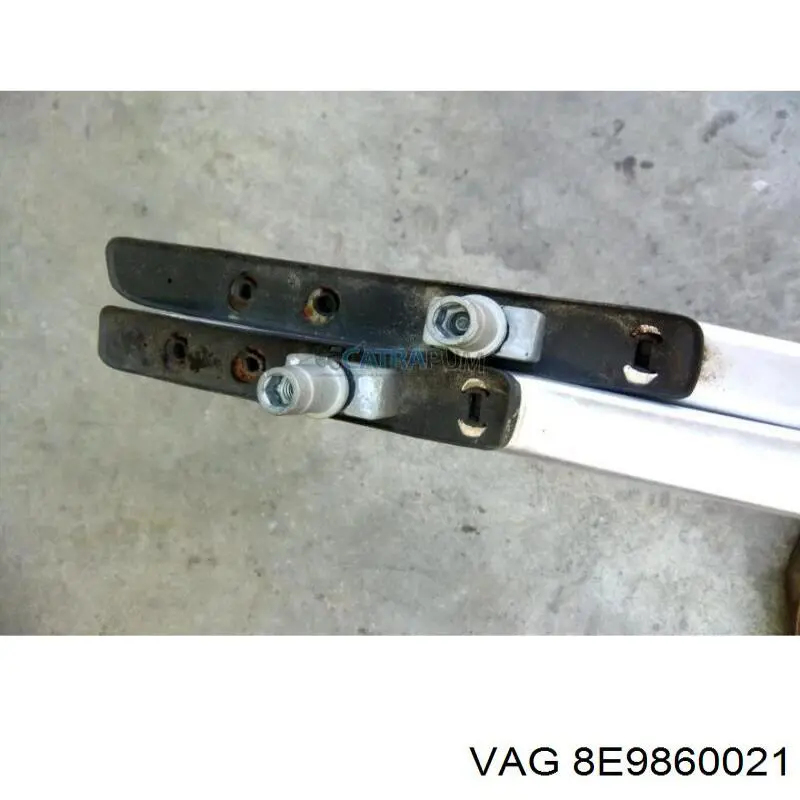 8E9860021 VAG 