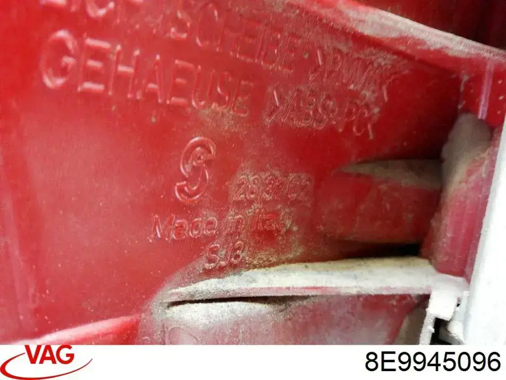 8E9945096 VAG Lanterna traseira direita